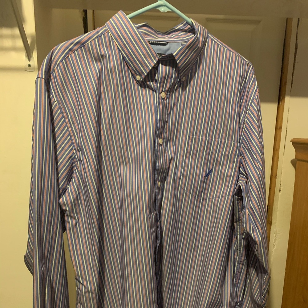 Nautica Men’s Long sleeve button down shirt